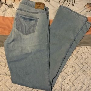Hollister bootcut jeans. 7R Size 28 x 33